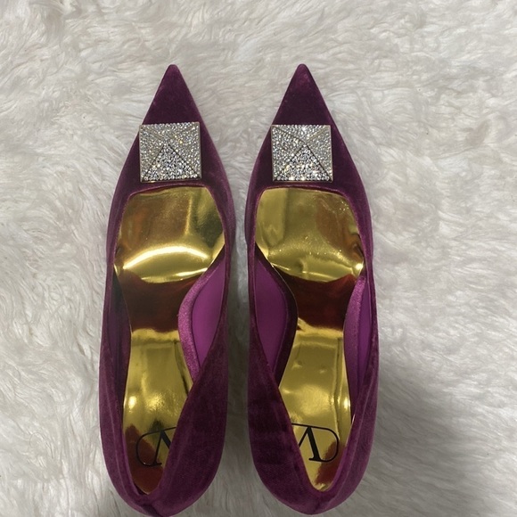 New Valentino Garavani stud pumps in rose‎ violet size 41EU - Picture 6 of 11